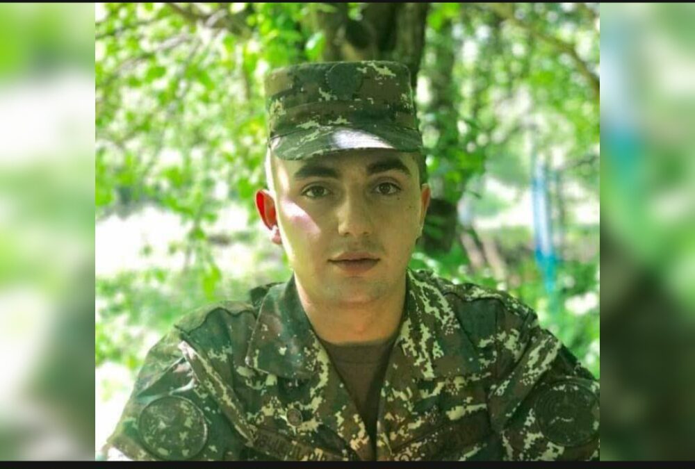 Անմահ հերոս Արա Մանուկյան